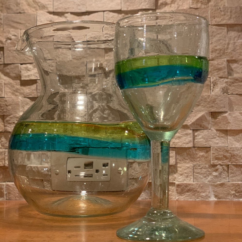 Set of 30 glasses with 2 pitchers.